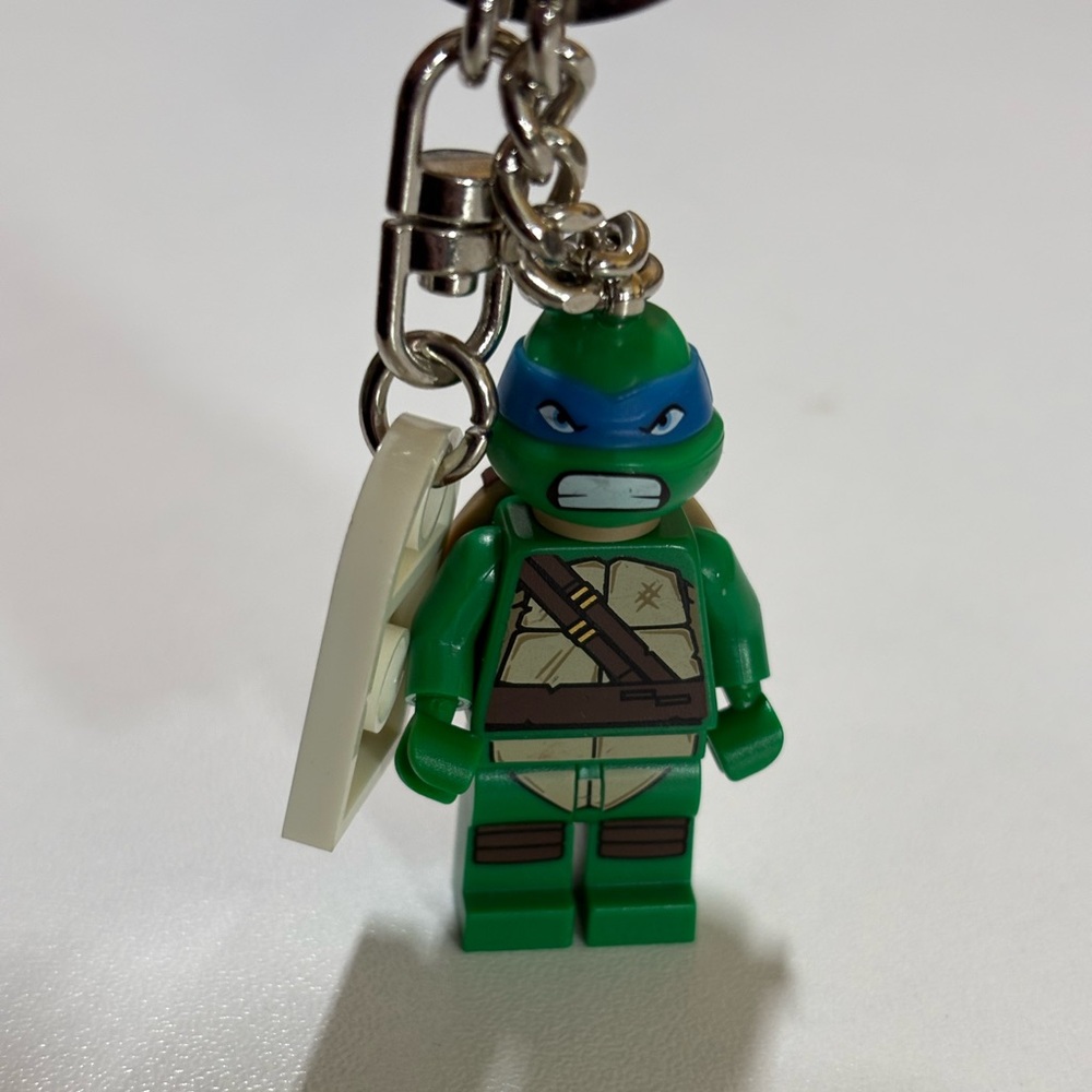 Lego Teenage Mutant Ninja Turtle Leonardo Minifigure Keychain  850648 2013